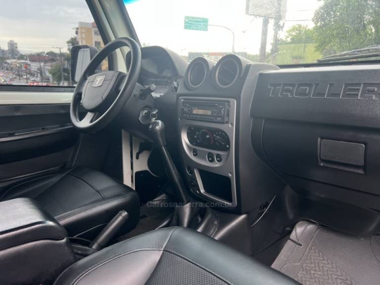 TROLLER - T4 - 2014/2014 - Branca - R$ 110.000,00