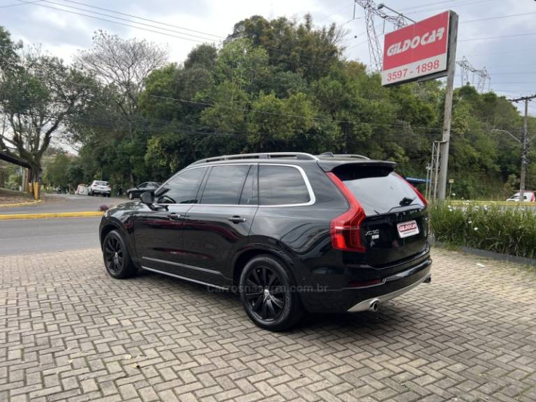 VOLVO - XC90 - 2016/2016 - Preta - R$ 149.800,00