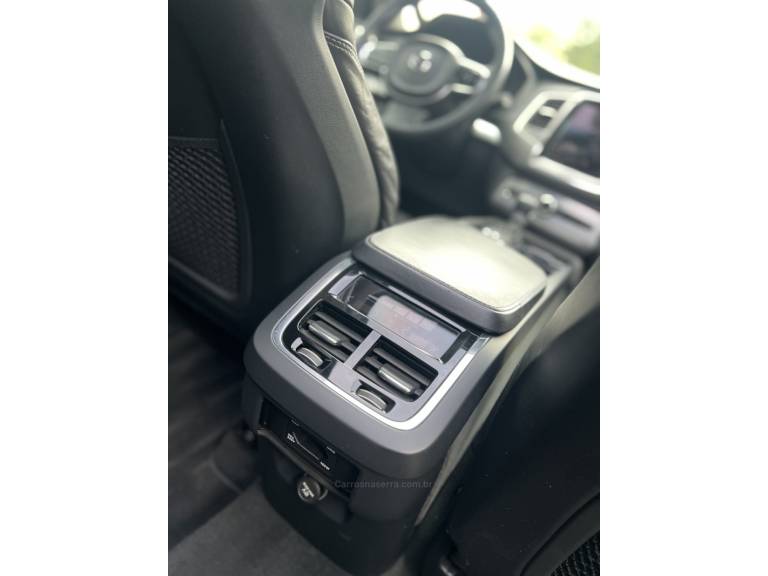 VOLVO - XC90 - 2016/2016 - Preta - R$ 149.800,00