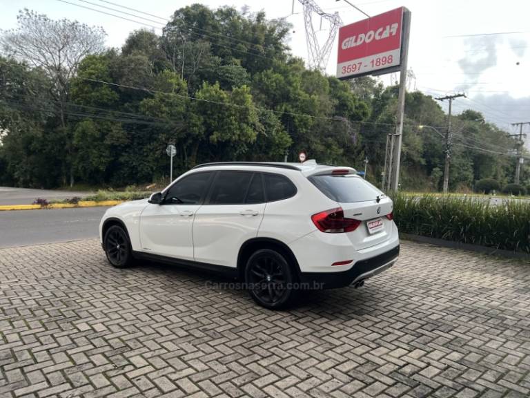 BMW - X1 - 2014/2015 - Branca - R$ 88.900,00