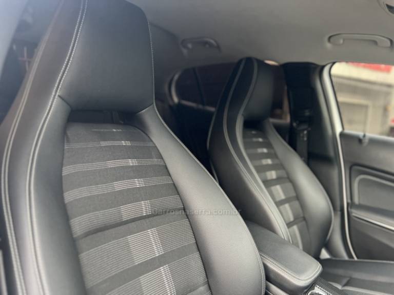 MERCEDES-BENZ - GLA 200 - 2019/2019 - Branca - R$ 129.900,00