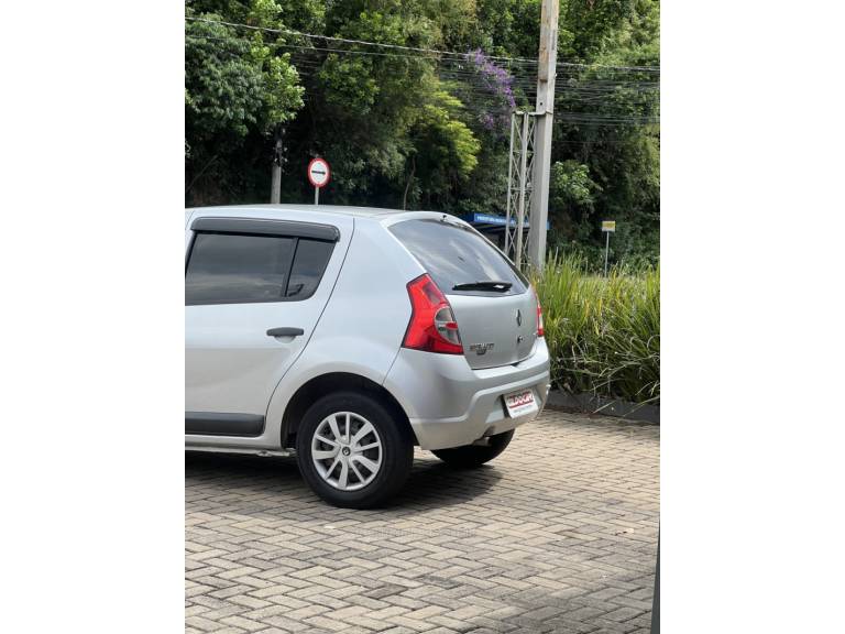 RENAULT - SANDERO - 2011/2011 - Prata - R$ 27.900,00
