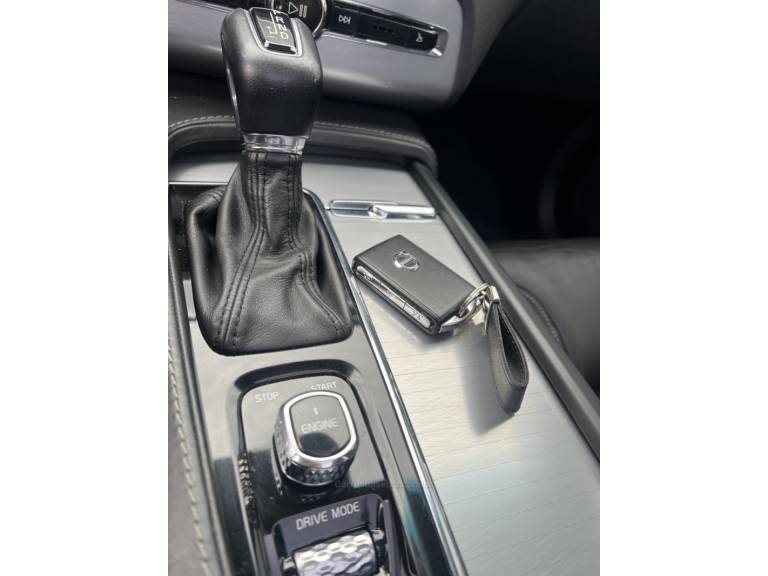 VOLVO - XC90 - 2016/2016 - Preta - R$ 149.800,00