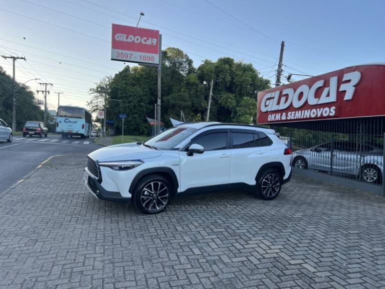 TOYOTA - COROLLA - 2024/2024 - Branca - R$ 174.900,00