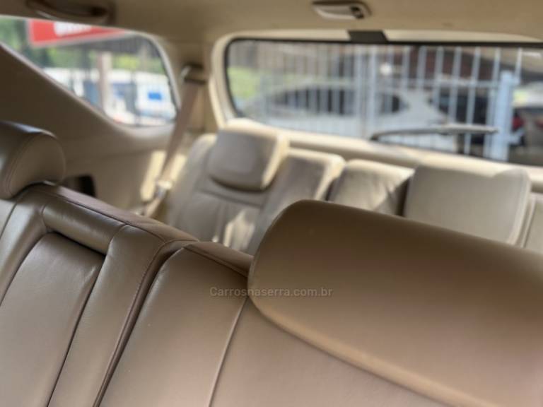 TOYOTA - HILUX SW4 - 2010/2010 - Prata - R$ 118.900,00