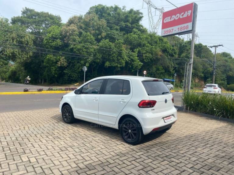 VOLKSWAGEN - FOX - 2019/2019 - Branca - R$ 59.900,00