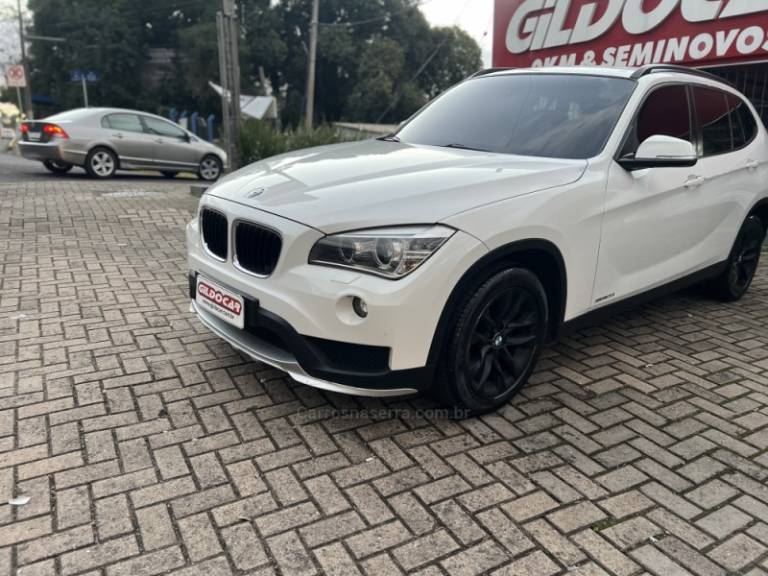 BMW - X1 - 2014/2015 - Branca - R$ 88.900,00