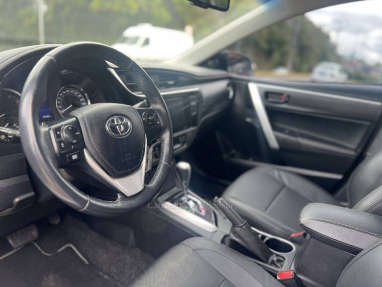 TOYOTA - COROLLA - 2019/2019 - Branca - R$ 105.800,00