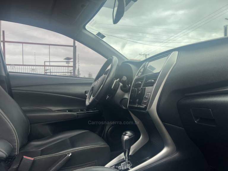 TOYOTA - YARIS - 2019/2019 - Prata - R$ 82.500,00