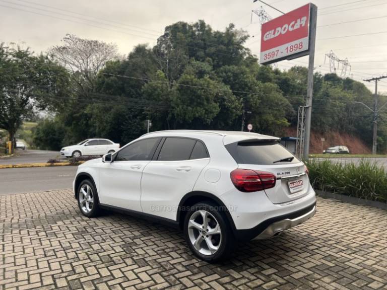MERCEDES-BENZ - GLA 200 - 2019/2019 - Branca - R$ 129.900,00