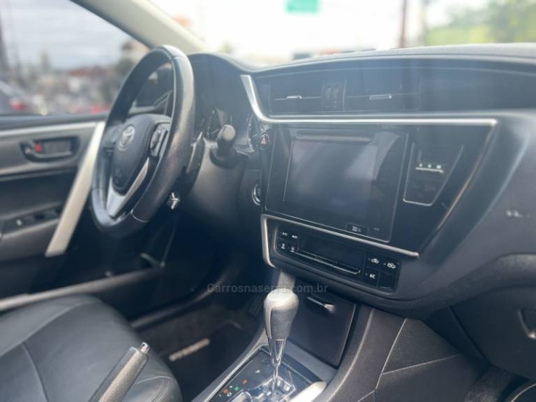 TOYOTA - COROLLA - 2019/2019 - Branca - R$ 105.800,00
