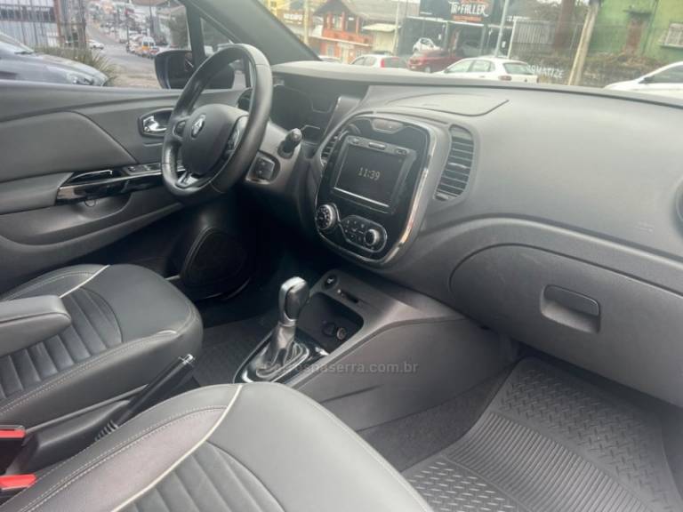 RENAULT - CAPTUR - 2020/2020 - Branca - R$ 76.900,00