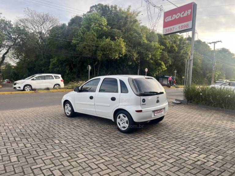 CHEVROLET - CORSA - 2011/2011 - Branca - R$ 31.000,00