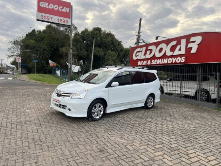 NISSAN - GRAND LIVINA - 2014/2014 - Branca - R$ 49.900,00
