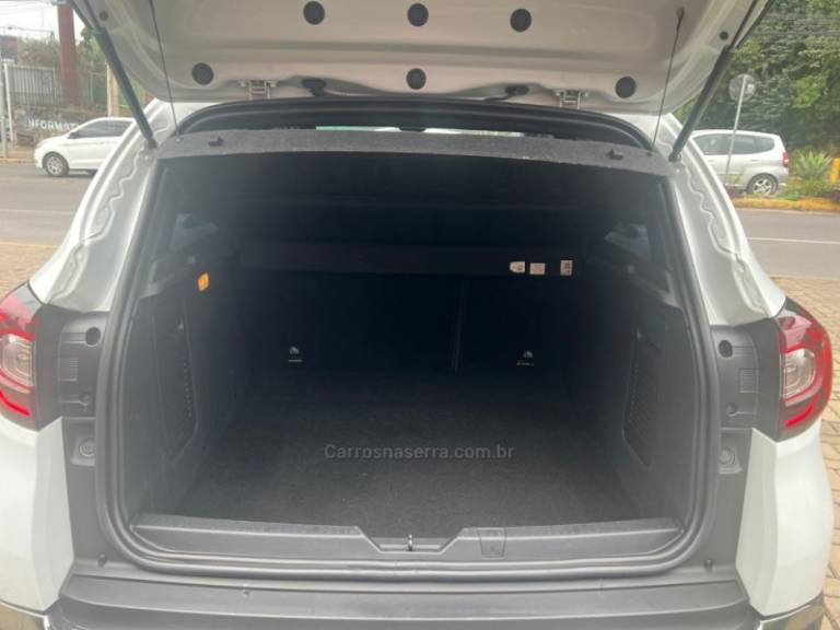 RENAULT - CAPTUR - 2020/2020 - Branca - R$ 76.900,00