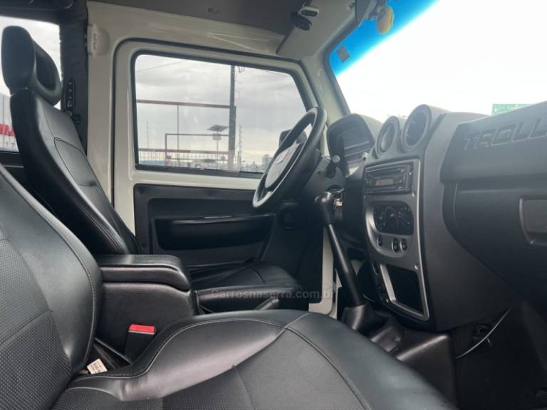 TROLLER - T4 - 2014/2014 - Branca - R$ 110.000,00