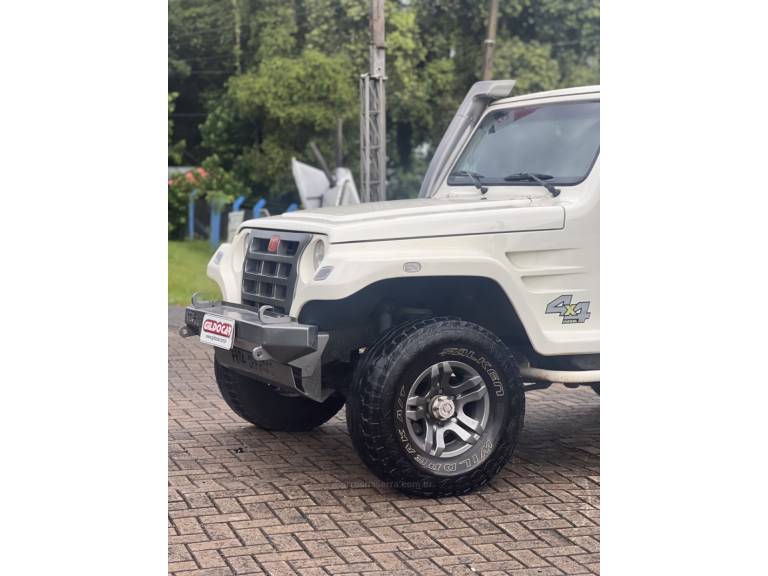 TROLLER - T4 - 2014/2014 - Branca - R$ 110.000,00