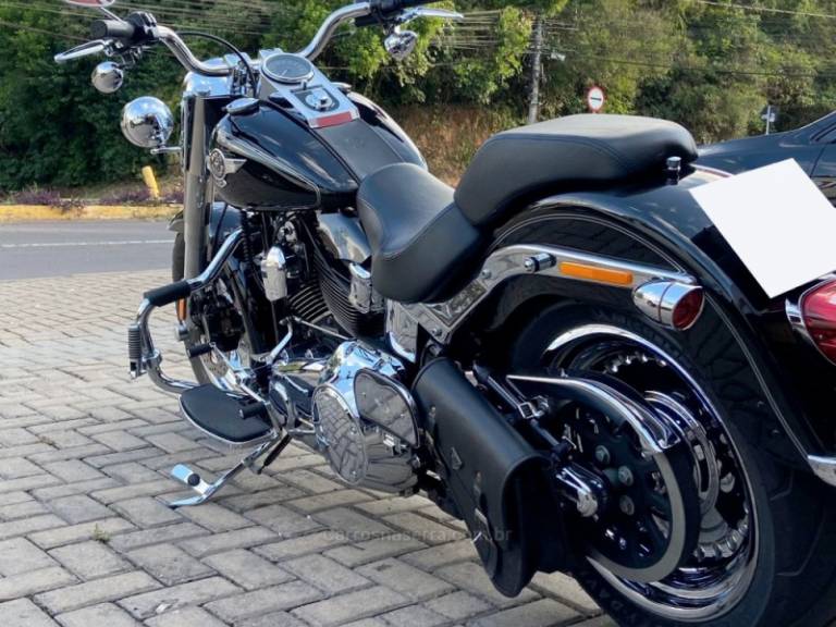 HARLEY-DAVIDSON - FAT BOY - 2017/2017 - Preta - R$ 77.900,00