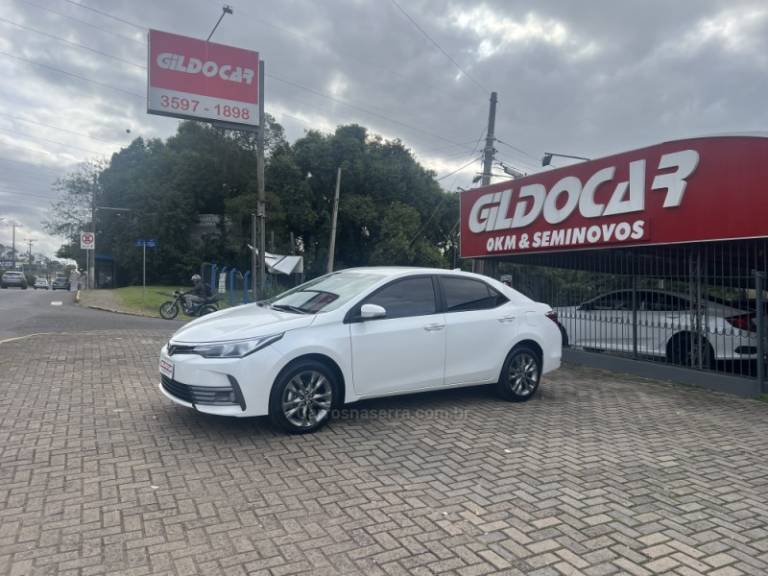 TOYOTA - COROLLA - 2019/2019 - Branca - R$ 105.800,00