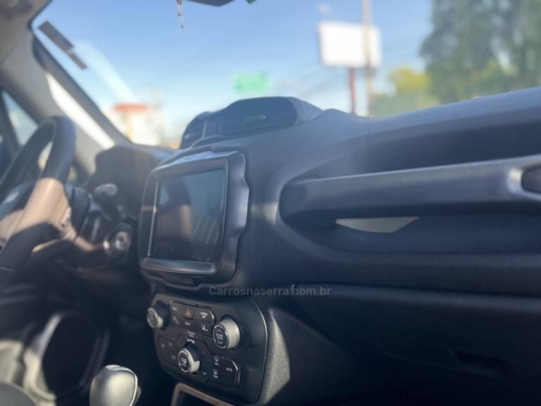 JEEP - RENEGADE - 2023/2023 - Branca - R$ 109.900,00