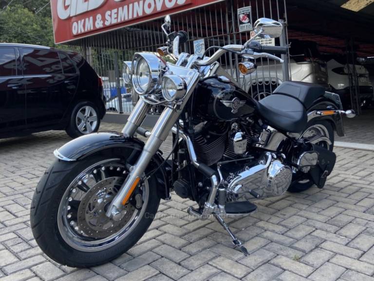 HARLEY-DAVIDSON - FAT BOY - 2017/2017 - Preta - R$ 77.900,00